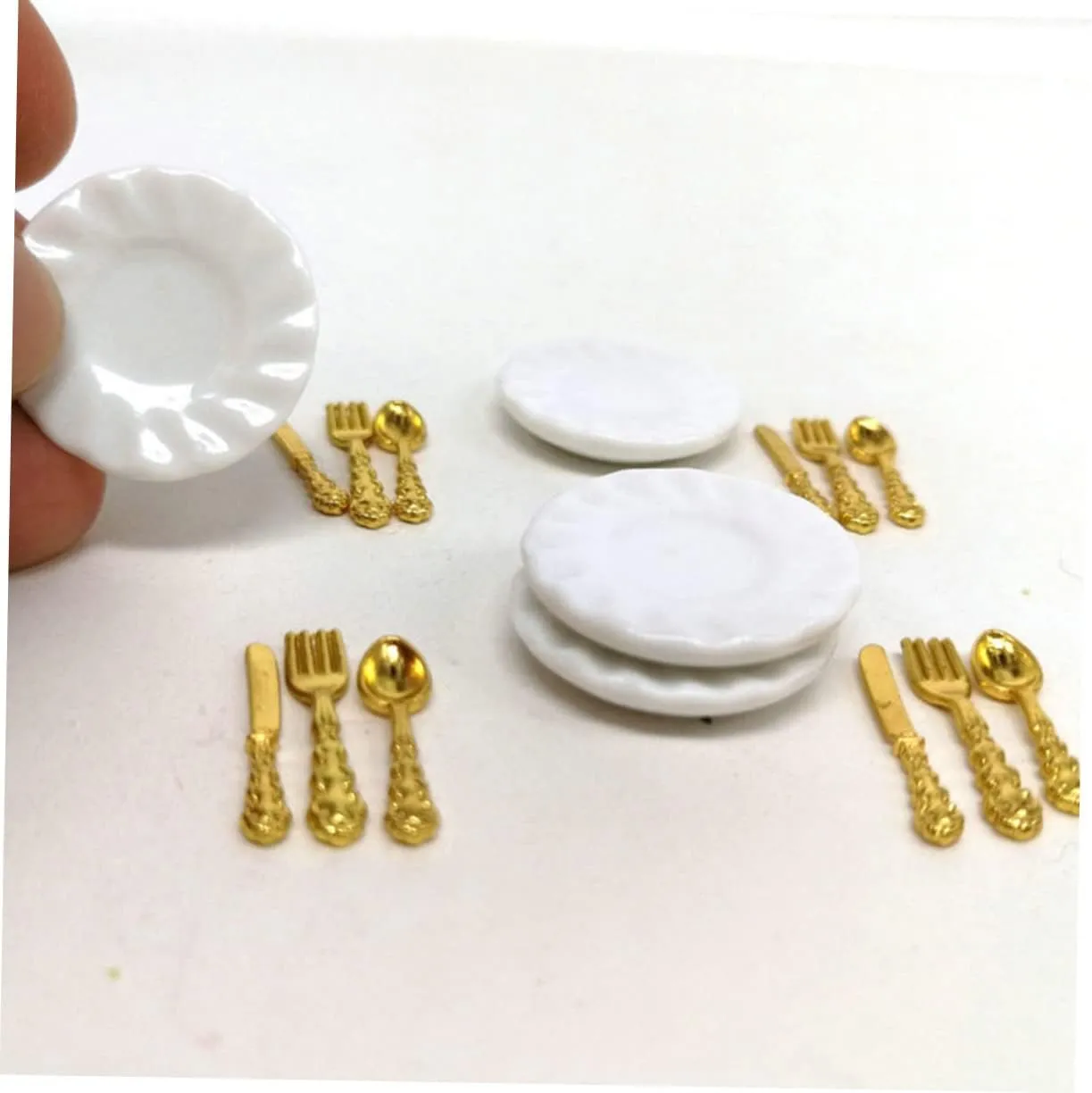8 Sets Miniature Plates Utensils for Dollhouse Kitchen Decor Lightweight and Mini Food Plates Elegant Design for Miniature Scenes and Models