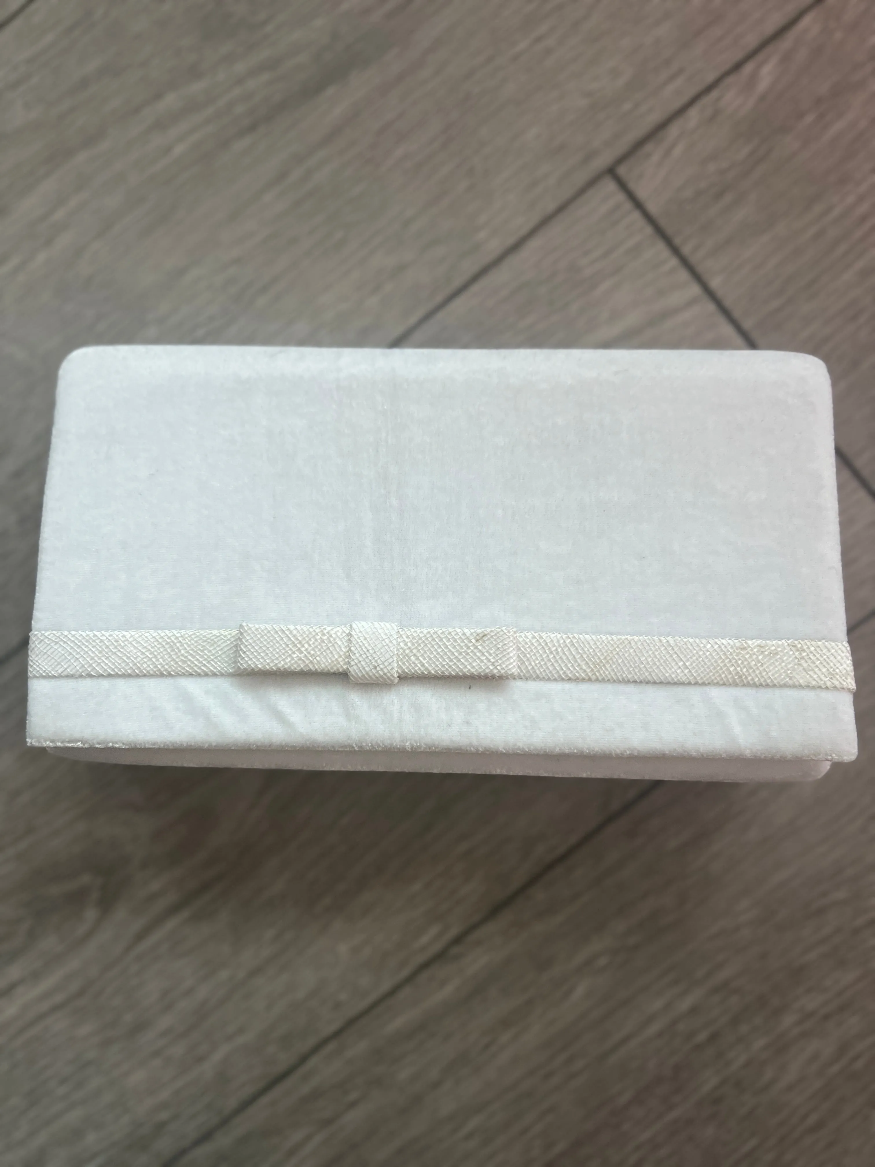Classic Velvet White Clutch Bag For Weddings