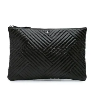 Large CC Distressed Quilted Patent Chevron Crossing O Case