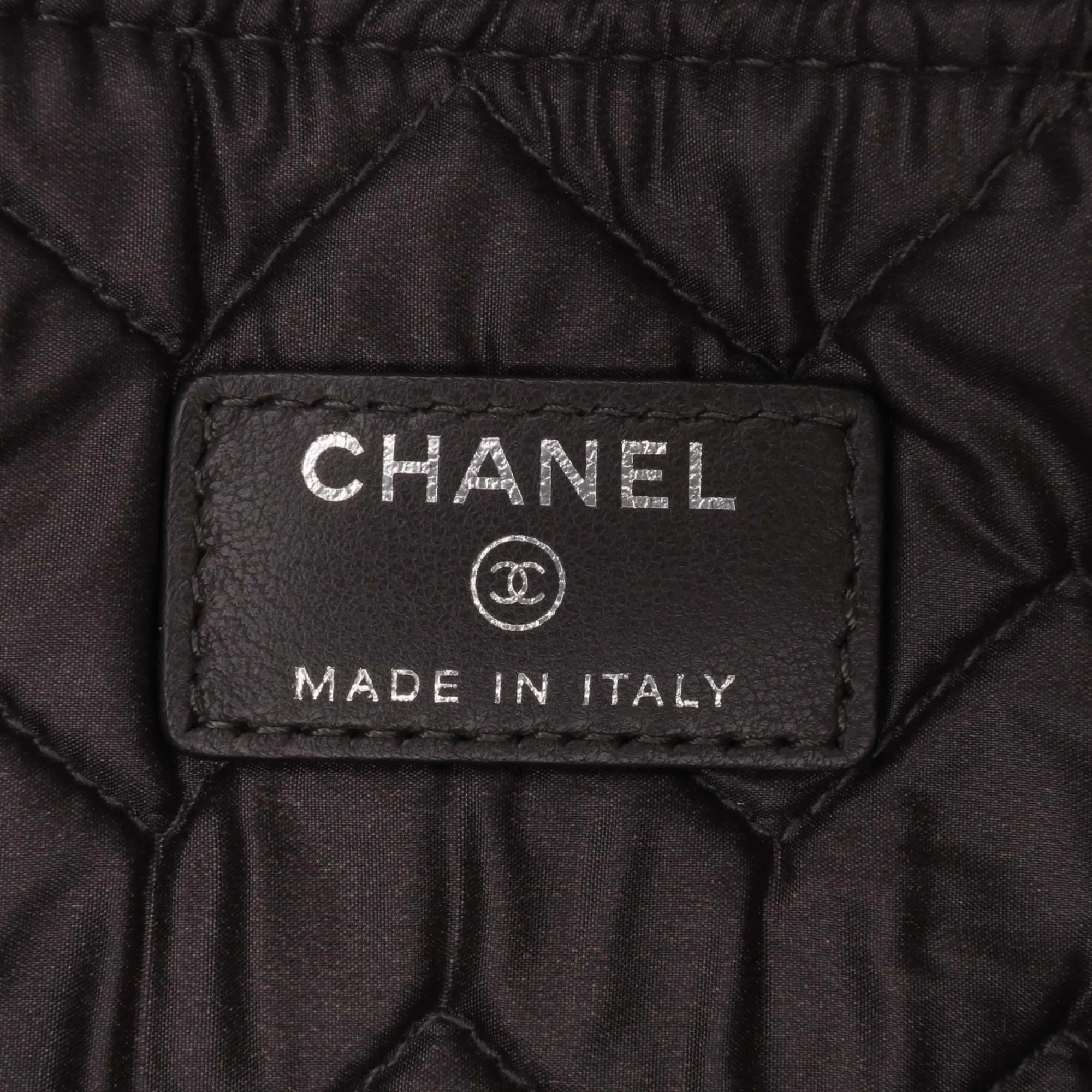 Large CC Distressed Quilted Patent Chevron Crossing O Case