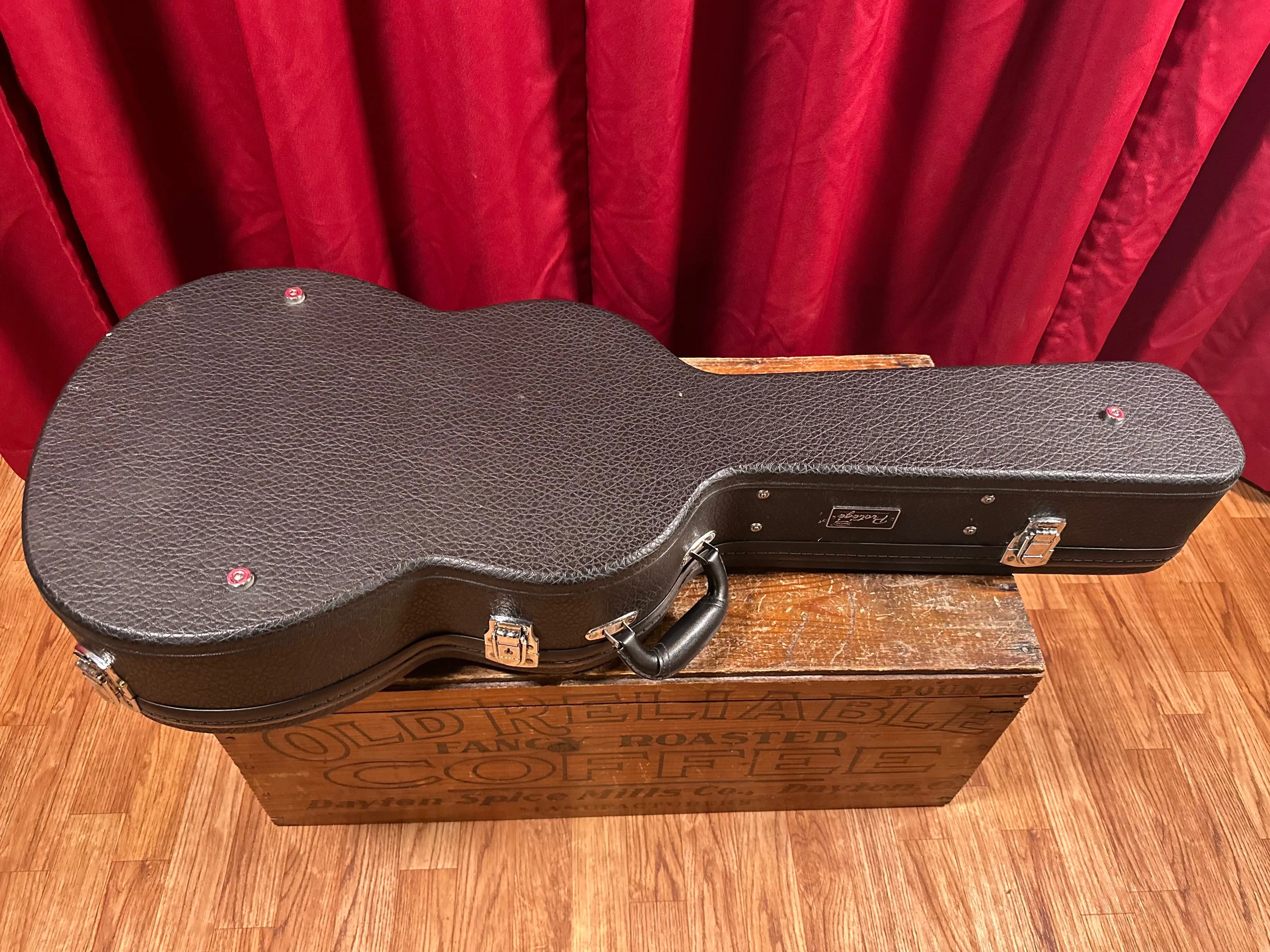 Protege HumiCase Classical Flamenco Guitar Case