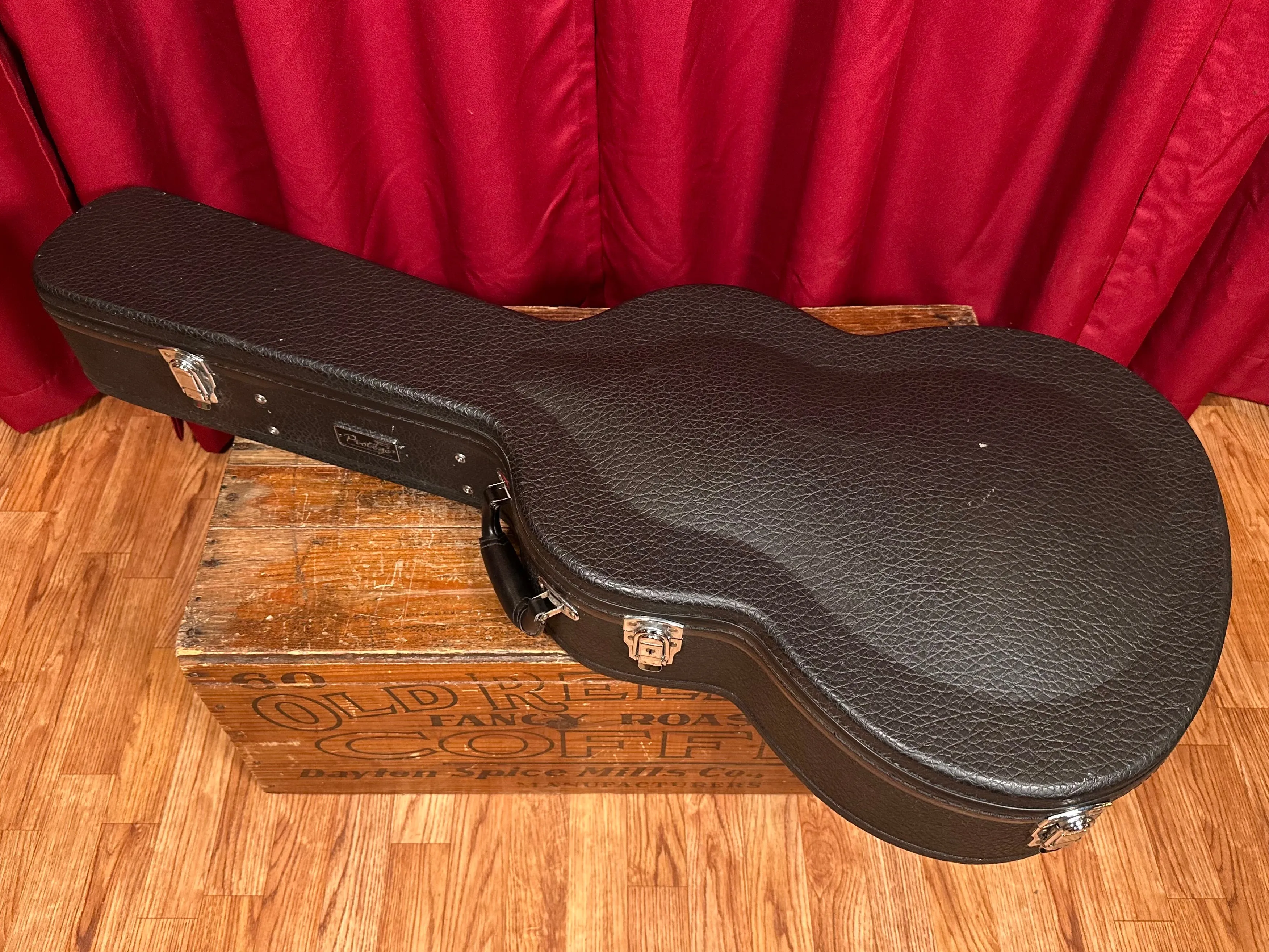 Protege HumiCase Classical Flamenco Guitar Case