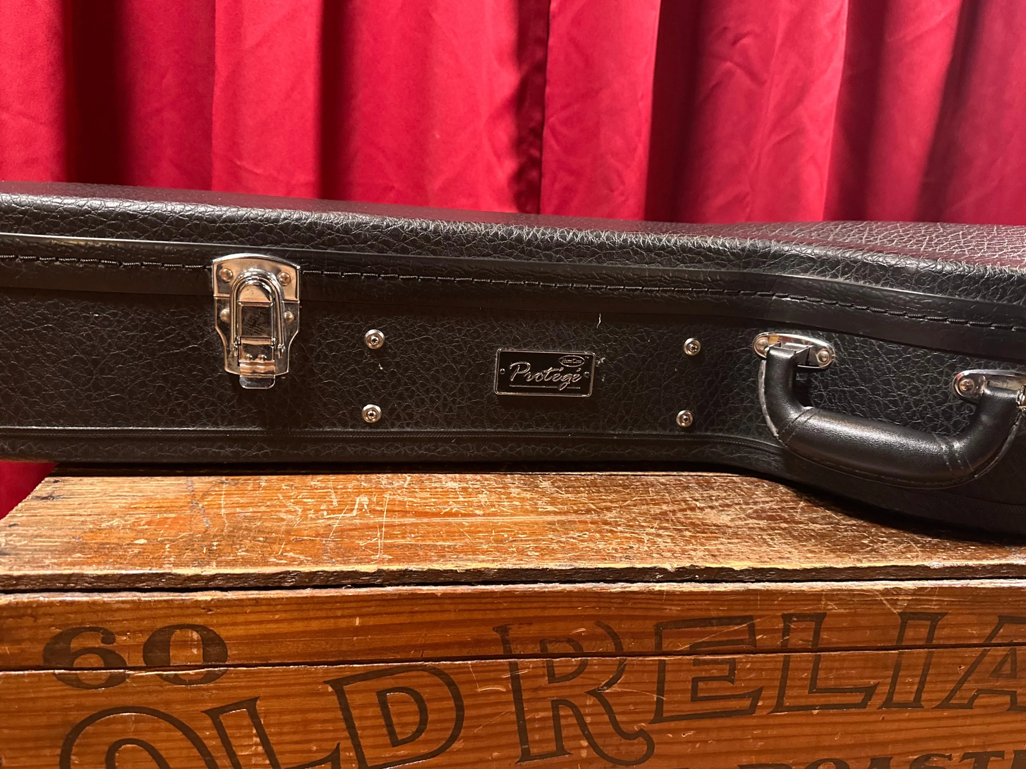 Protege HumiCase Classical Flamenco Guitar Case