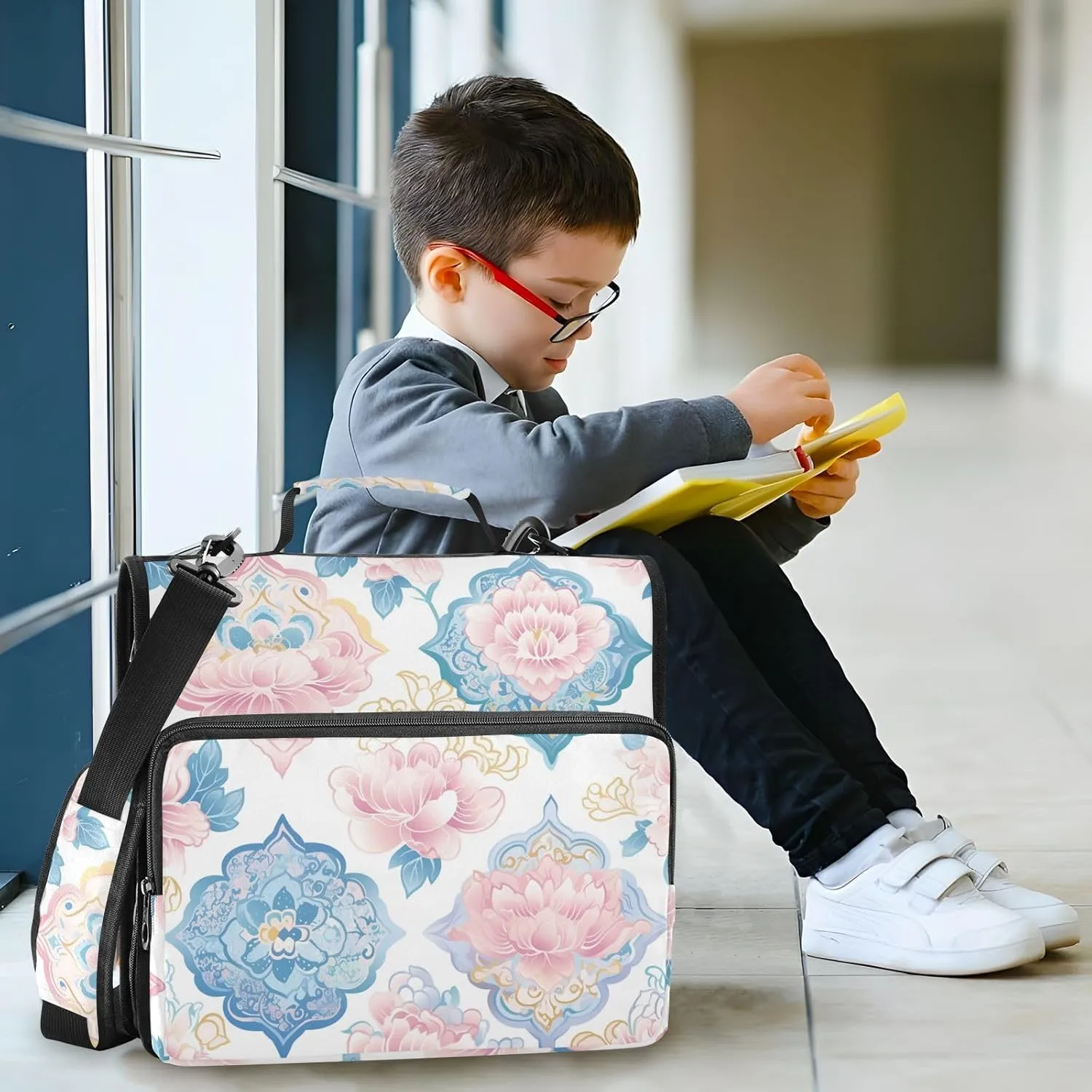Seamless Asian Traditional Patterns Waterproof 1.5-Inch 3-Rings Portable Home Travel Safe Storage Bag with Shoulder Strap