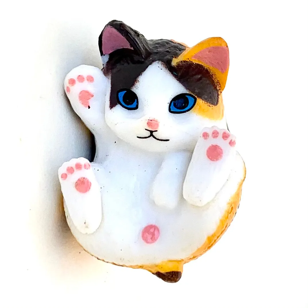 X 70893 CURLING CATS FIGURINES-DISCONTINUED